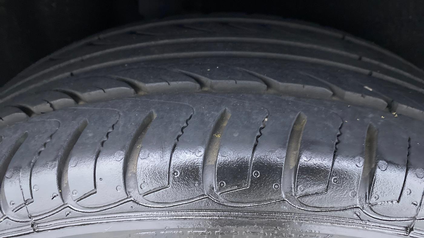 2018 Ford Ecosport 1.5 TITANIUM PLUS TI VCT AT, Petrol, Automatic, 16,201 km, Right Rear Tyre Tread