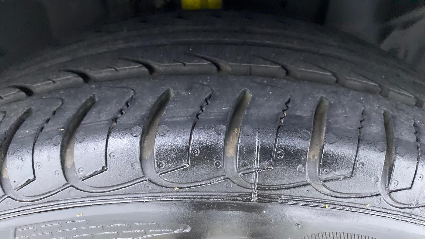 2018 Ford Ecosport 1.5 TITANIUM PLUS TI VCT AT, Petrol, Automatic, 16,201 km, Right Front Tyre Tread