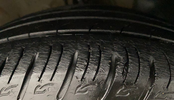 2019 Hyundai VENUE SX PLUS 1.0 TURBO DCT, Petrol, Automatic, 30,930 km, Right Front Tyre Tread