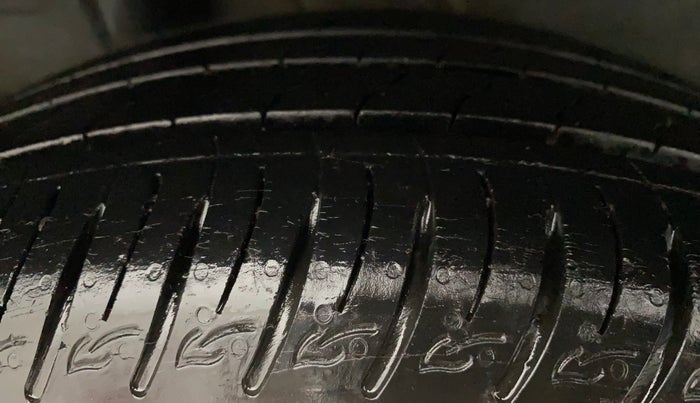 2019 Hyundai VENUE SX PLUS 1.0 TURBO DCT, Petrol, Automatic, 30,930 km, Right Rear Tyre Tread