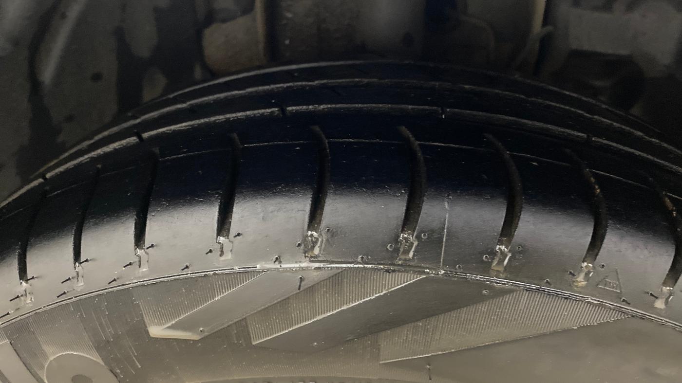 2020 Tata Tiago XE PETROL, Petrol, Manual, 1,18,233 km, Right Front Tyre Tread
