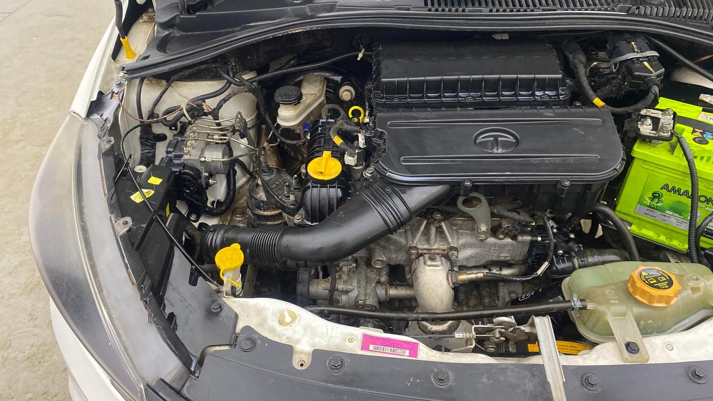 2020 Tata Tiago XE PETROL, Petrol, Manual, 1,18,233 km, Engine View - Right