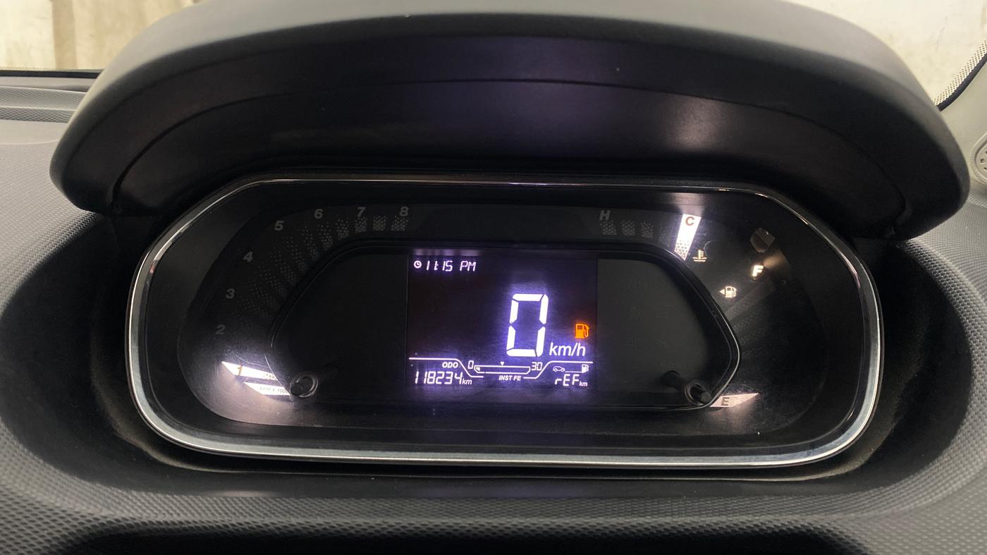 2020 Tata Tiago XE PETROL, Petrol, Manual, 1,18,233 km, Odometer Image