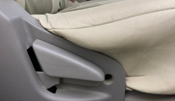 2016 Datsun Go T, Petrol, Manual, 47,317 km, Driver Side Adjustment Panel