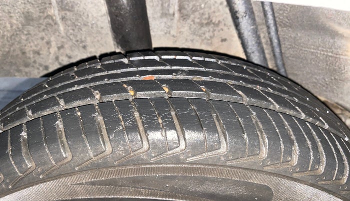 2017 Renault Kwid RXT 1.0, Petrol, Manual, 28,650 km, Right Rear Tyre Tread