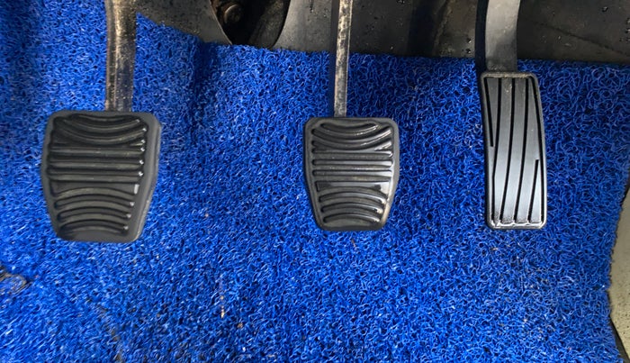 2019 Mahindra XUV300 W6 1.2 PETROL, Petrol, Manual, 22,251 km, Pedals