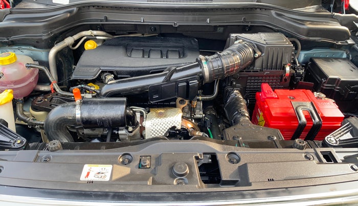 2019 Mahindra XUV300 W6 1.2 PETROL, Petrol, Manual, 22,251 km, Engine View