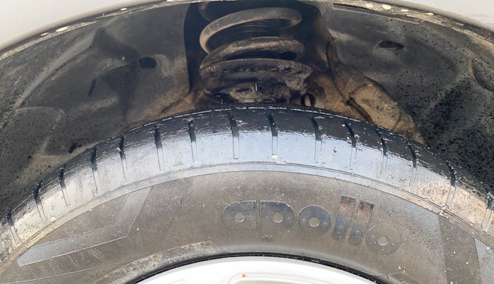 2019 Mahindra XUV300 W6 1.2 PETROL, Petrol, Manual, 22,251 km, Right Front Tyre Tread