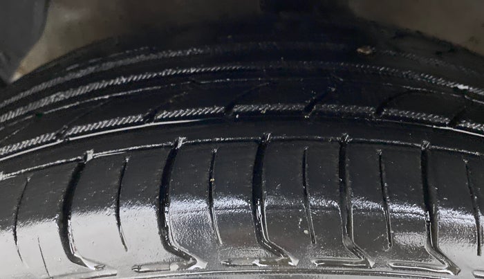 2014 Hyundai Grand i10 ASTA 1.2 AT VTVT, Petrol, Automatic, 60,879 km, Left Front Tyre Tread