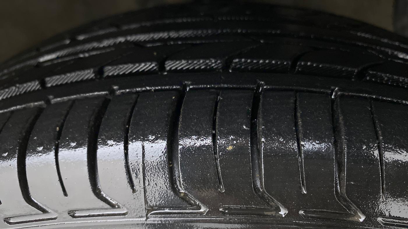 2014 Hyundai Grand i10 ASTA 1.2 AT VTVT, Petrol, Automatic, 60,879 km, Right Front Tyre Tread