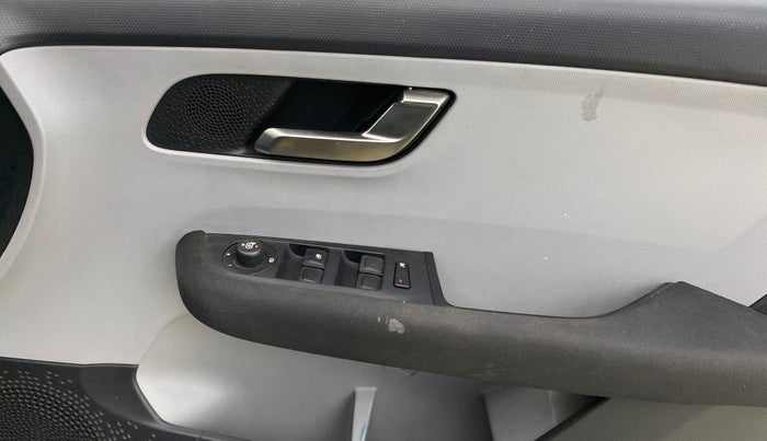 2020 Tata ALTROZ XZ PETROL, Petrol, Manual, 19,004 km, Driver Side Door Panels Control