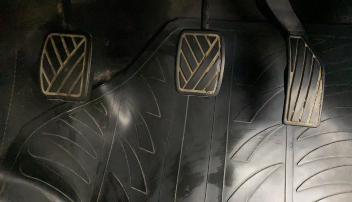 2016 Maruti Swift Dzire VXI, Petrol, Manual, 28,227 km, Pedals