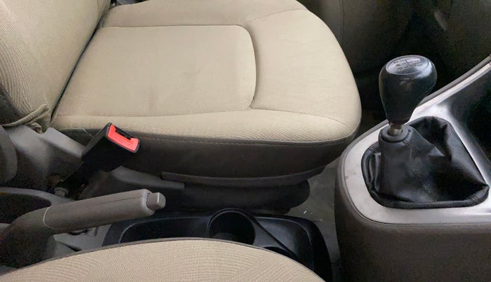 2013 Hyundai i10 SPORTZ 1.2, CNG, Manual, 96,631 km, Gear Lever