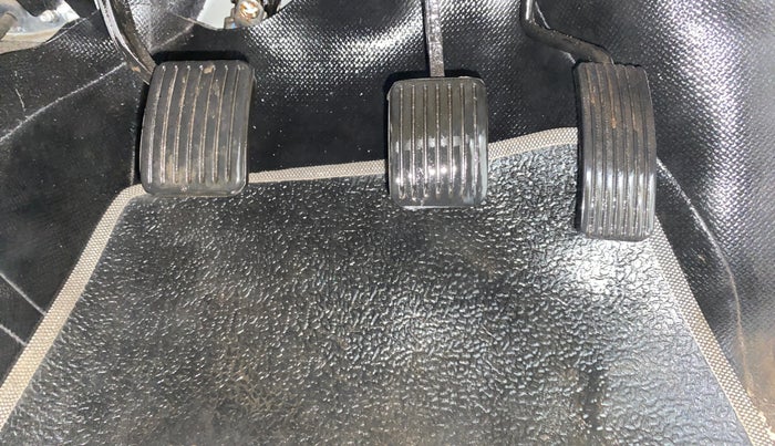 2013 Hyundai i10 SPORTZ 1.2, CNG, Manual, 96,631 km, Pedals