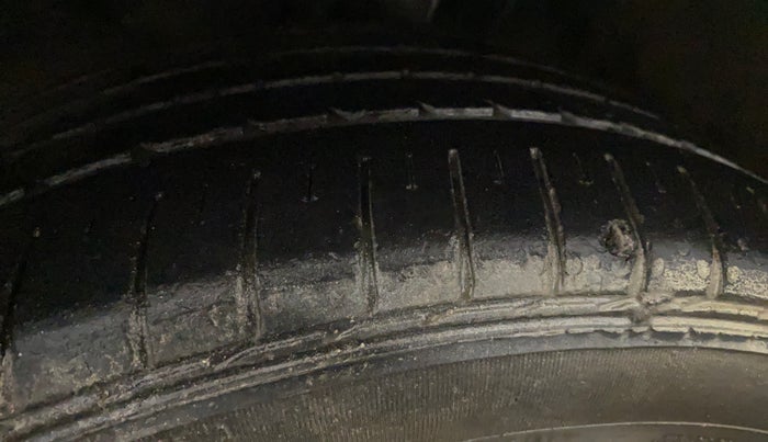 2019 Toyota Glanza V CVT, Petrol, Automatic, 82,020 km, Left Front Tyre Tread