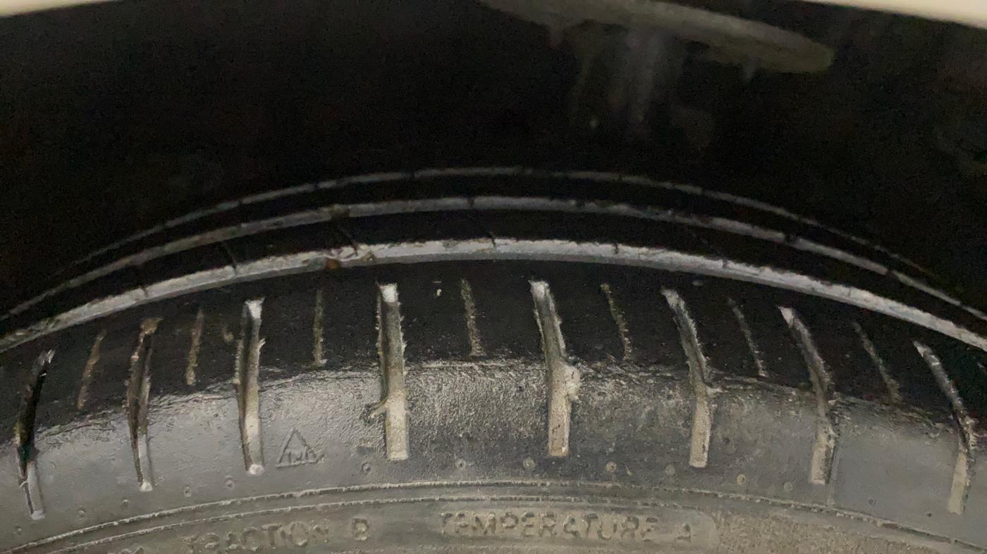 2019 Toyota Glanza V CVT, Petrol, Automatic, 82,020 km, Right Front Tyre Tread