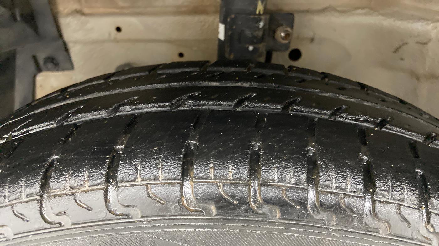 2013 Maruti Swift VDI, Diesel, Manual, 96,566 km, Left Front Tyre Tread