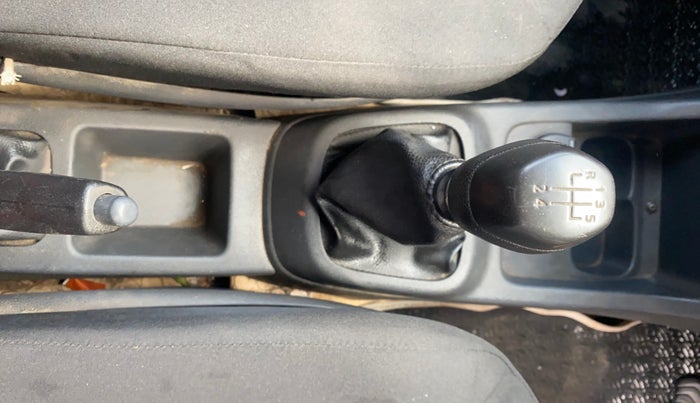 2016 Renault Kwid RXT 0.8, Petrol, Manual, 1,24,175 km, Gear Lever