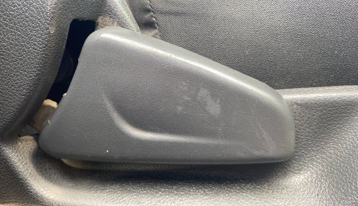 2016 Renault Kwid RXT 0.8, Petrol, Manual, 1,24,175 km, Driver Side Adjustment Panel