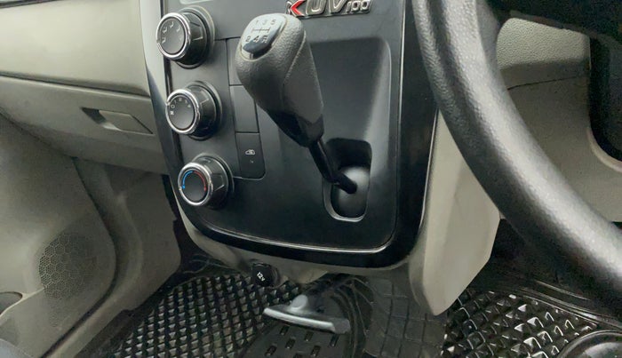 2016 Mahindra Kuv100 K4+ 6 STR, Petrol, Manual, 26,143 km, Gear Lever