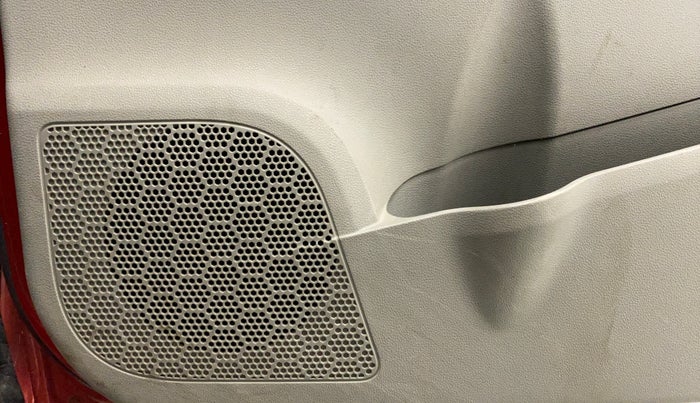2016 Mahindra Kuv100 K4+ 6 STR, Petrol, Manual, 26,143 km, Infotainment system - Front speakers missing / not working