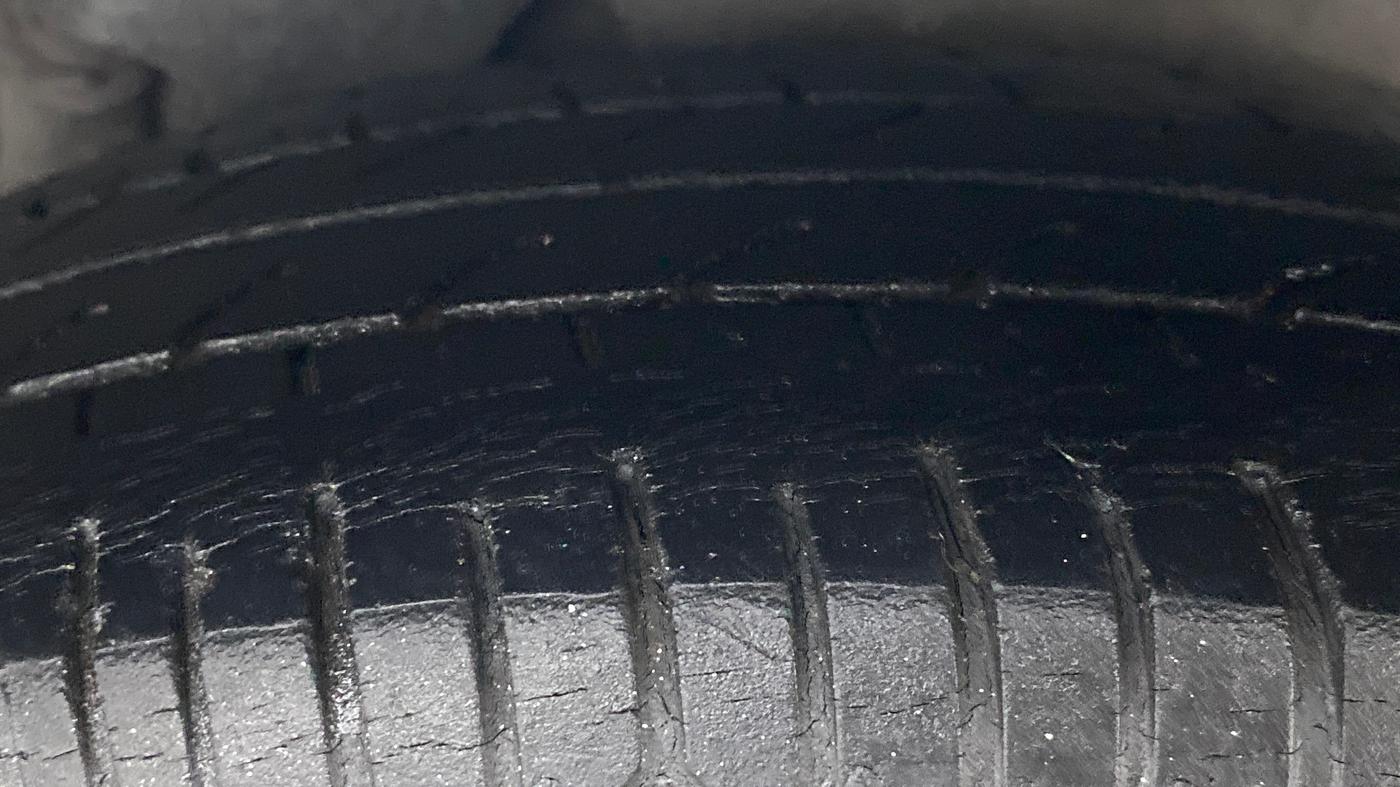 2013 Hyundai i10 ERA 1.1, Petrol, Manual, 28,979 km, Left Rear Tyre Tread