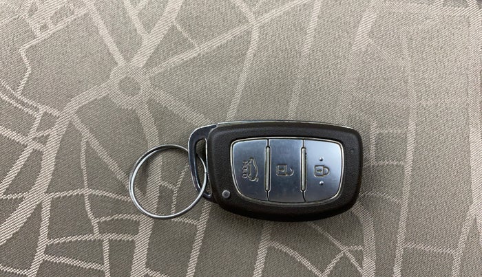 2015 Hyundai Grand i10 ASTA 1.2 KAPPA VTVT, Petrol, Manual, 1,04,601 km, Key Close Up