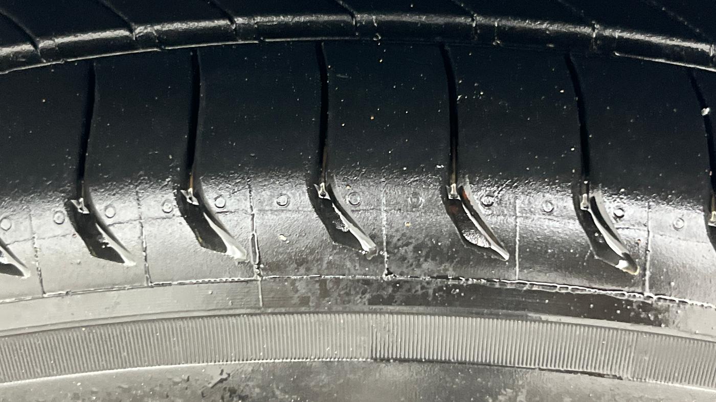 2021 KIA SELTOS GTX PLUS AT 1.5 DIESEL, Diesel, Automatic, 95,162 km, Left Front Tyre Tread