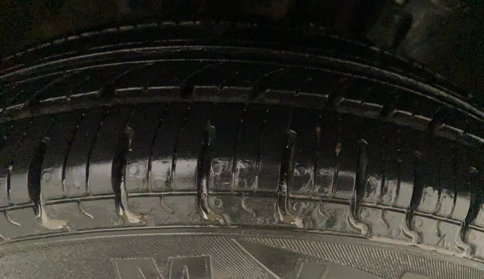 2015 Renault Kwid RXT 0.8, CNG, Manual, 53,837 km, Right Rear Tyre Tread