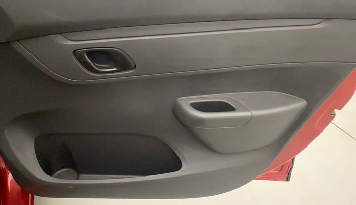 2015 Renault Kwid RXT 0.8, CNG, Manual, 53,837 km, Driver Side Door Panels Control