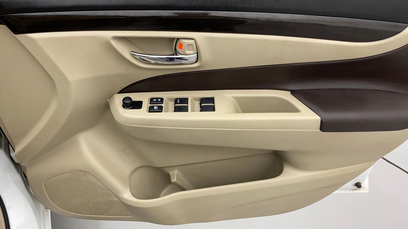 2018 Maruti Ciaz SIGMA 1.4 MT PETROL, CNG, Manual, 55,505 km, Driver Side Door Panels Control