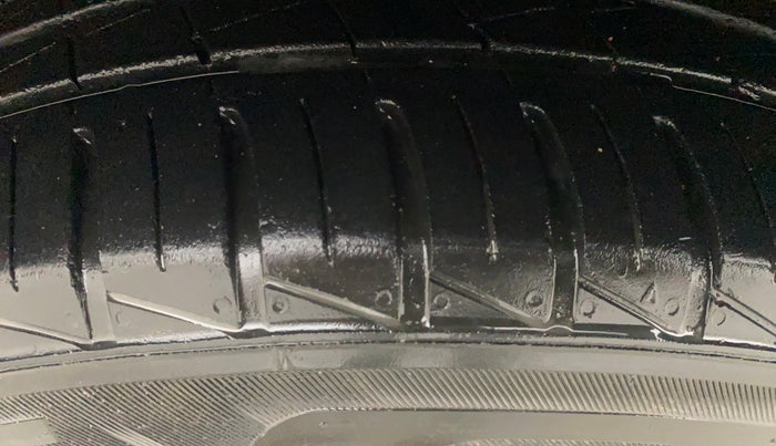 2021 Hyundai GRAND I10 NIOS SPORTZ 1.2 KAPPA VTVT, Petrol, Manual, 20,693 km, Left Front Tyre Tread