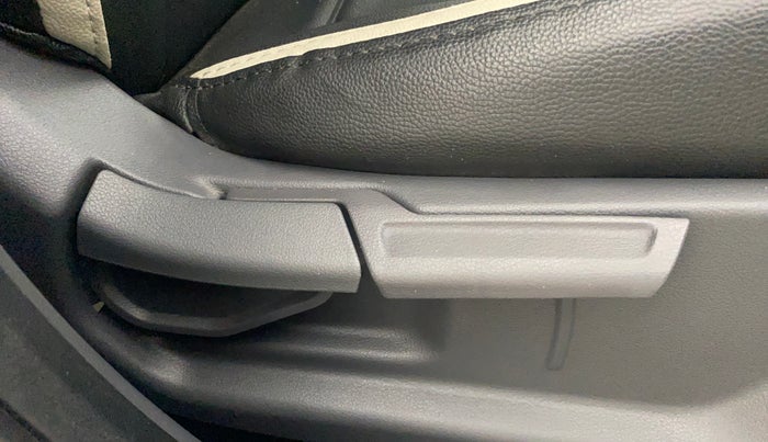 2021 Hyundai GRAND I10 NIOS SPORTZ 1.2 KAPPA VTVT, Petrol, Manual, 20,693 km, Driver Side Adjustment Panel