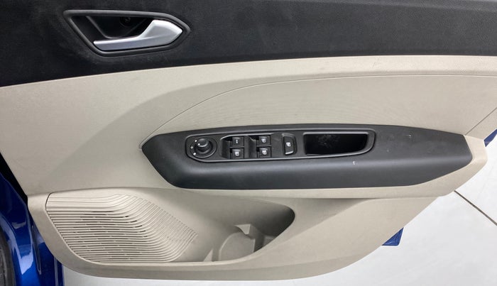 2021 Renault TRIBER RXZ AT, Petrol, Automatic, 30,521 km, Driver Side Door Panels Control