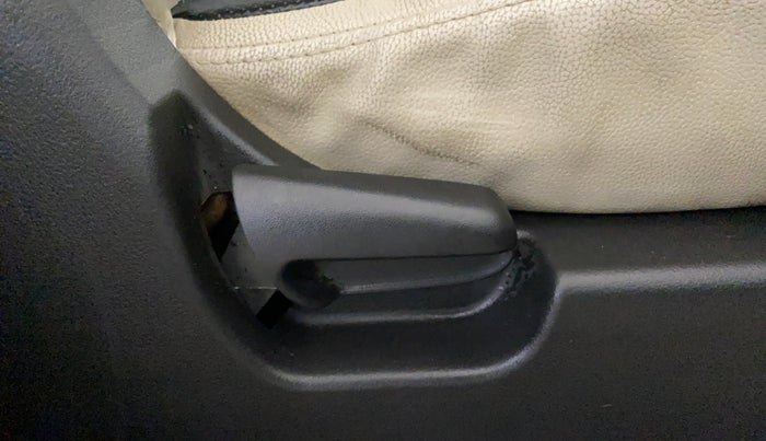 2015 Maruti Wagon R 1.0 LXI, Petrol, Manual, 39,871 km, Driver Side Adjustment Panel