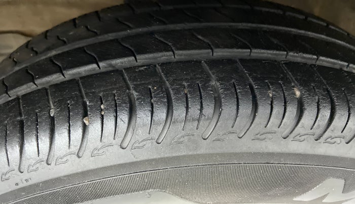 2020 Maruti S PRESSO VXI PLUS, Petrol, Manual, 19,193 km, Left Front Tyre Tread