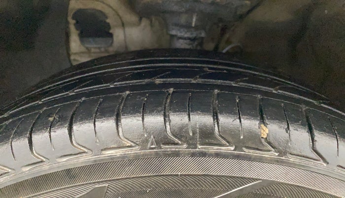 2020 Hyundai Elite i20 SPORTZ PLUS 1.2, Petrol, Manual, 91,158 km, Left Front Tyre Tread