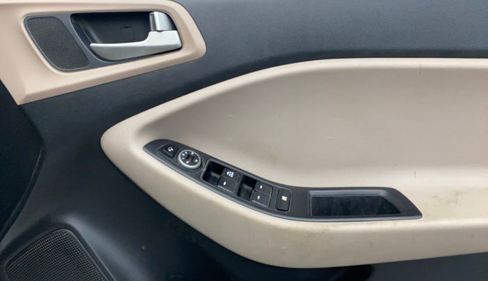 2020 Hyundai Elite i20 SPORTZ PLUS 1.2, Petrol, Manual, 91,158 km, Driver Side Door Panels Control