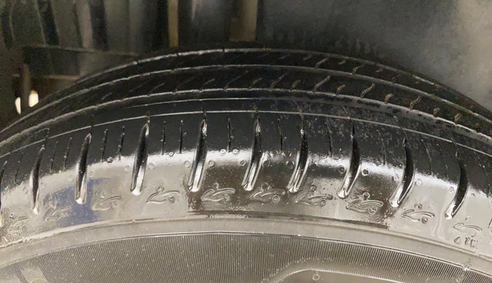 2016 Maruti Swift VDI, Diesel, Manual, 77,854 km, Right Rear Tyre Tread