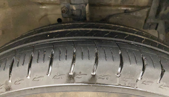 2016 Maruti Swift VDI, Diesel, Manual, 77,854 km, Right Front Tyre Tread