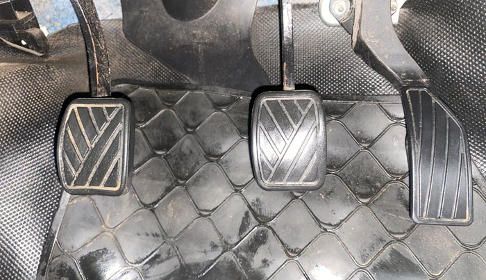 2016 Maruti Swift VDI, Diesel, Manual, 77,854 km, Pedals