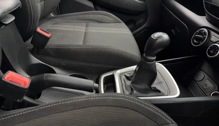 2019 Hyundai VENUE S 1.2, Petrol, Manual, 26,194 km, Gear Lever