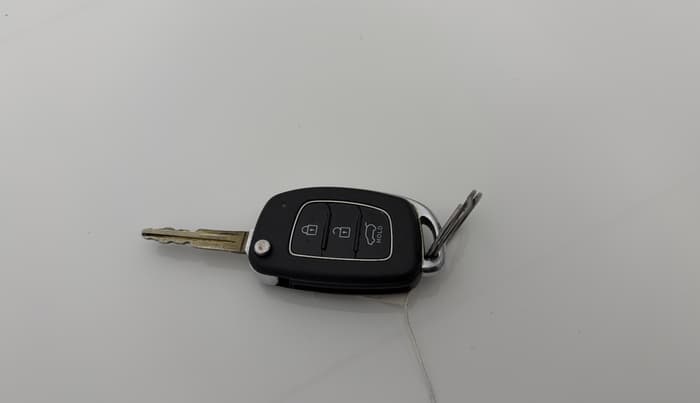 2019 Hyundai VENUE S 1.2, Petrol, Manual, 26,194 km, Key Close Up