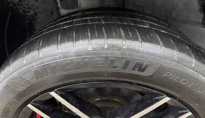 2019 Hyundai VENUE S 1.2, Petrol, Manual, 26,194 km, Left Front Tyre Tread