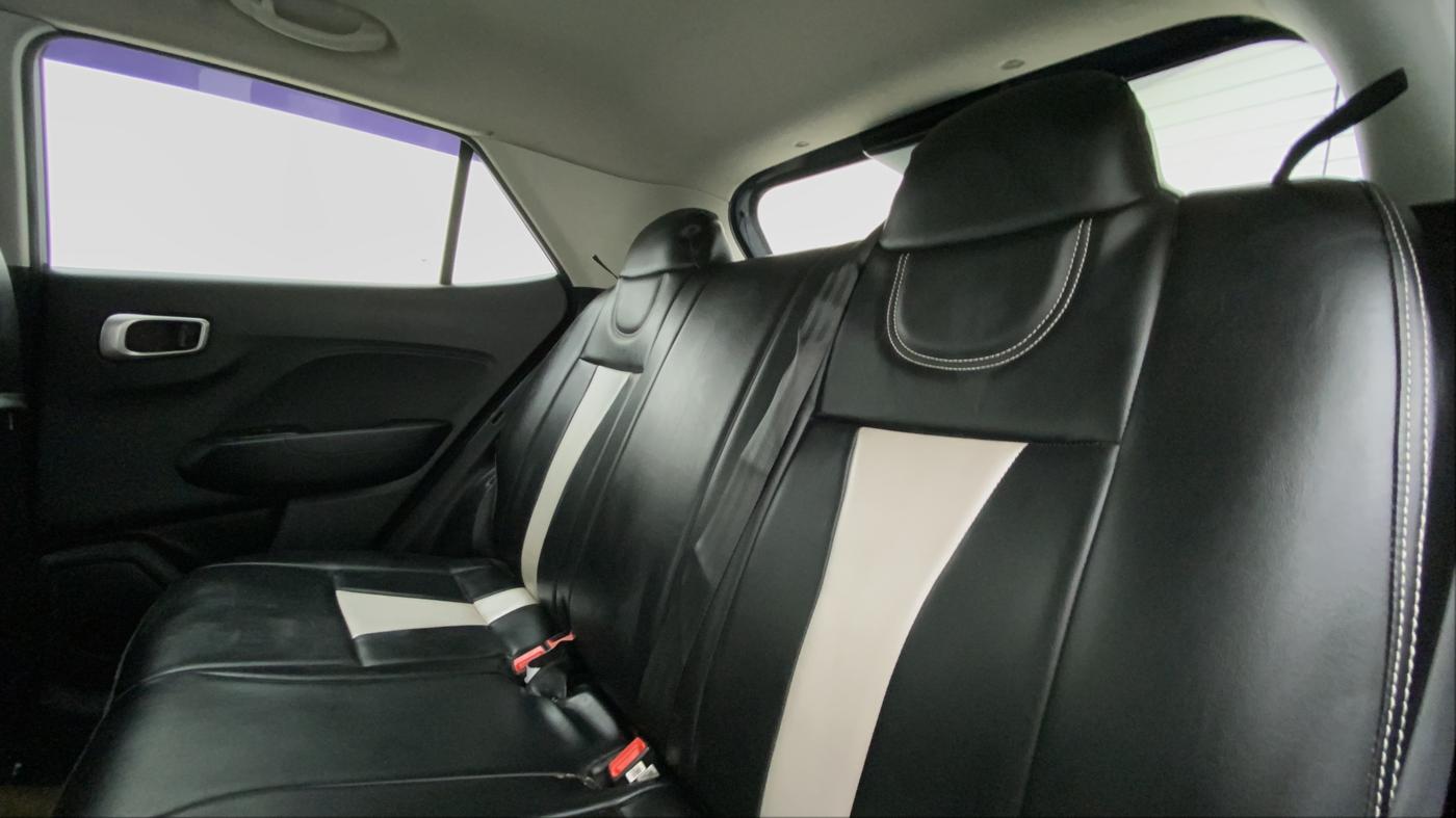 2019 Hyundai VENUE S MT 1.2 KAPPA, Petrol, Manual, 15,371 km, Right Side Rear Door Cabin