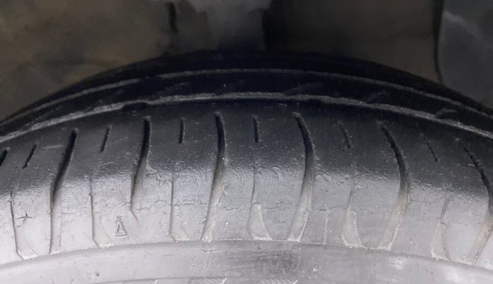 2015 Hyundai Grand i10 ASTA 1.2 VTVT, Petrol, Manual, 94,733 km, Right Front Tyre Tread