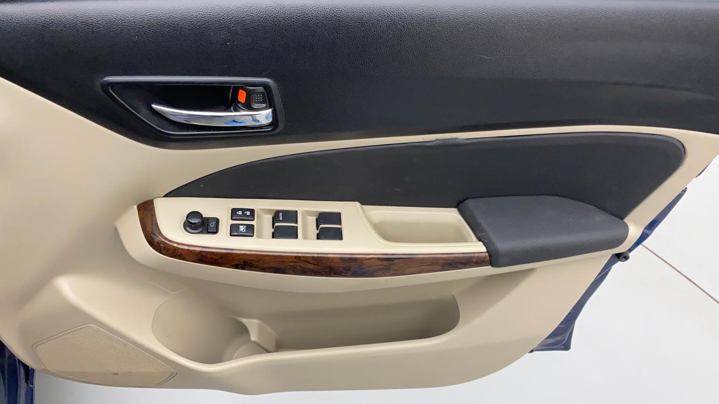 2017 Maruti Dzire ZXI PLUS AMT, Petrol, Automatic, 1,05,838 km, Driver Side Door Panels Control