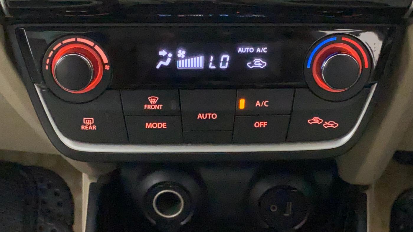 2017 Maruti Dzire ZXI PLUS AMT, Petrol, Automatic, 1,05,838 km, Automatic Climate Control