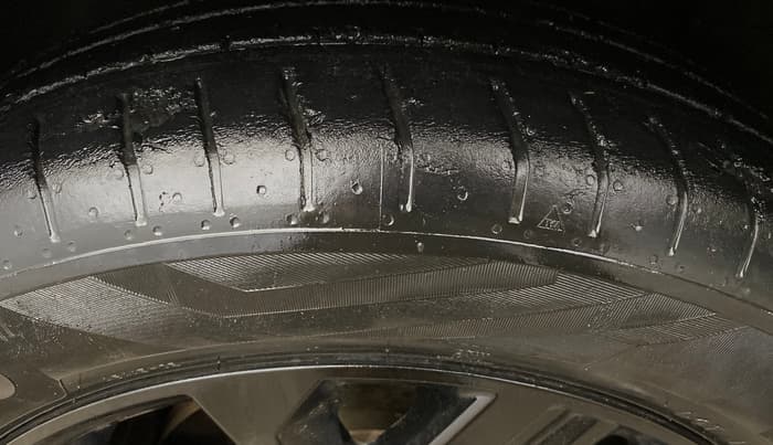 2023 Hyundai Verna SX (O) 1.5 TURBO PETROL MT, Petrol, Manual, 46,893 km, Left Front Tyre Tread