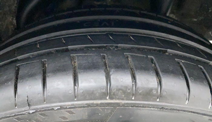 2017 Hyundai Verna 1.6 CRDI SX + AT, Diesel, Automatic, 53,838 km, Left Rear Tyre Tread